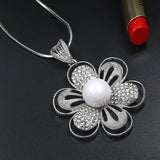 N2537 - Pearl Flower Necklace