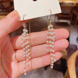 E1541 - Elegant Pearl Drop Earrings